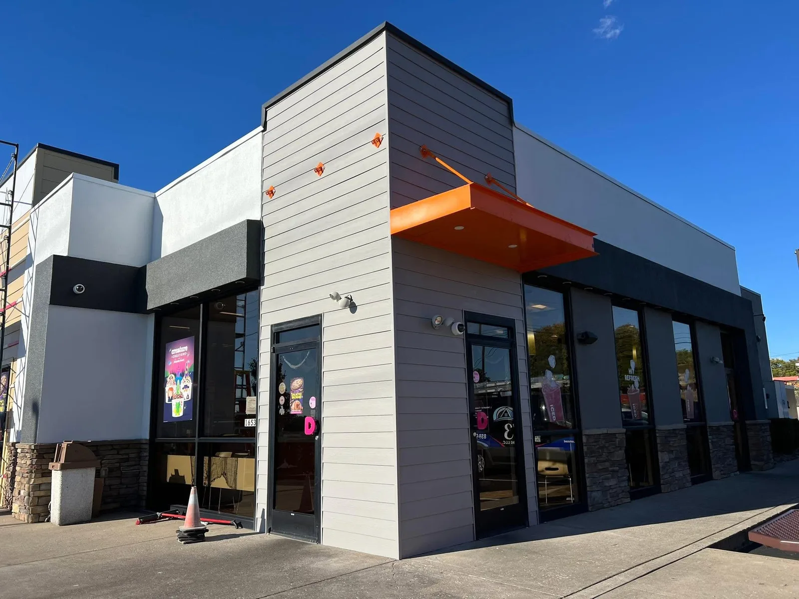 Dunkin' exterior repaint in Central Kentucky